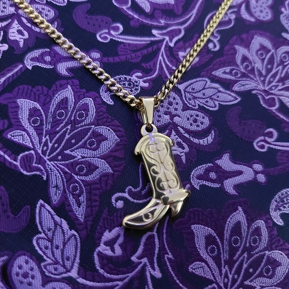 18K Gold Plated Boot Heel With a Miami Cuban Link Chain - Picture 9 of 14